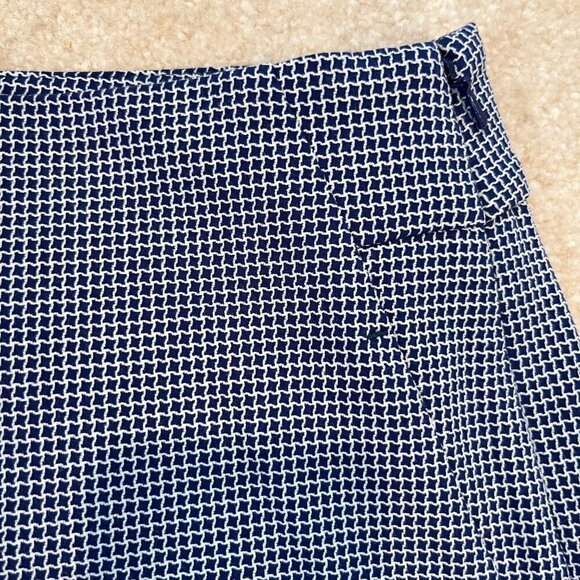 Banana Republic Factory Blue & White Check Shorts - Size 6 - Picture 3 of 10